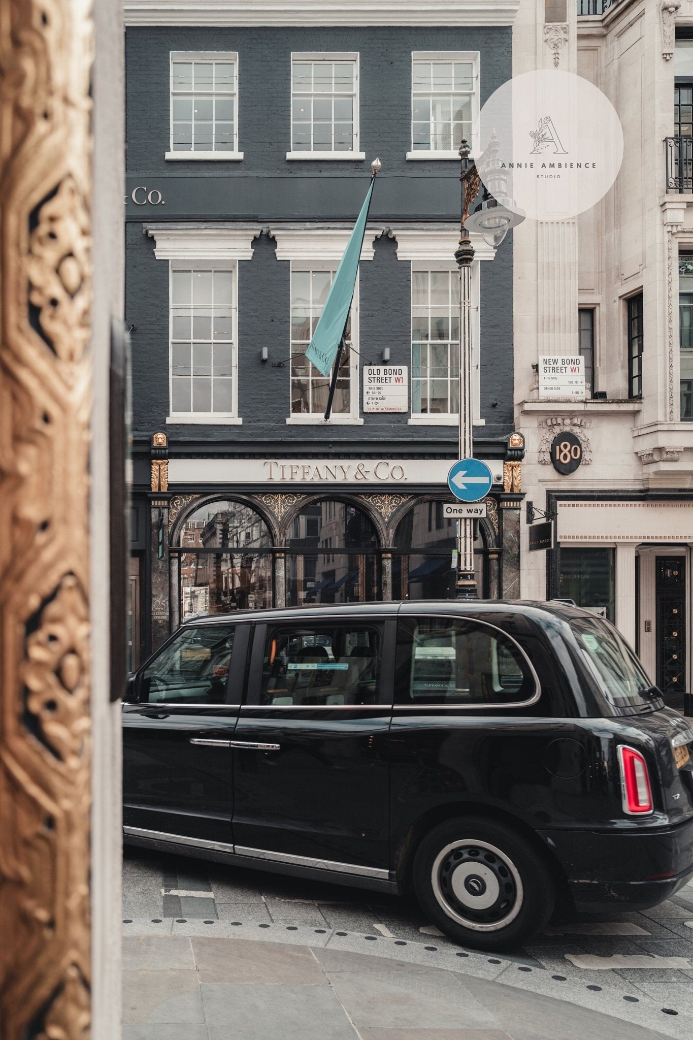 London Flair - Set of 3 Sets of 3 - Annie Ambience
